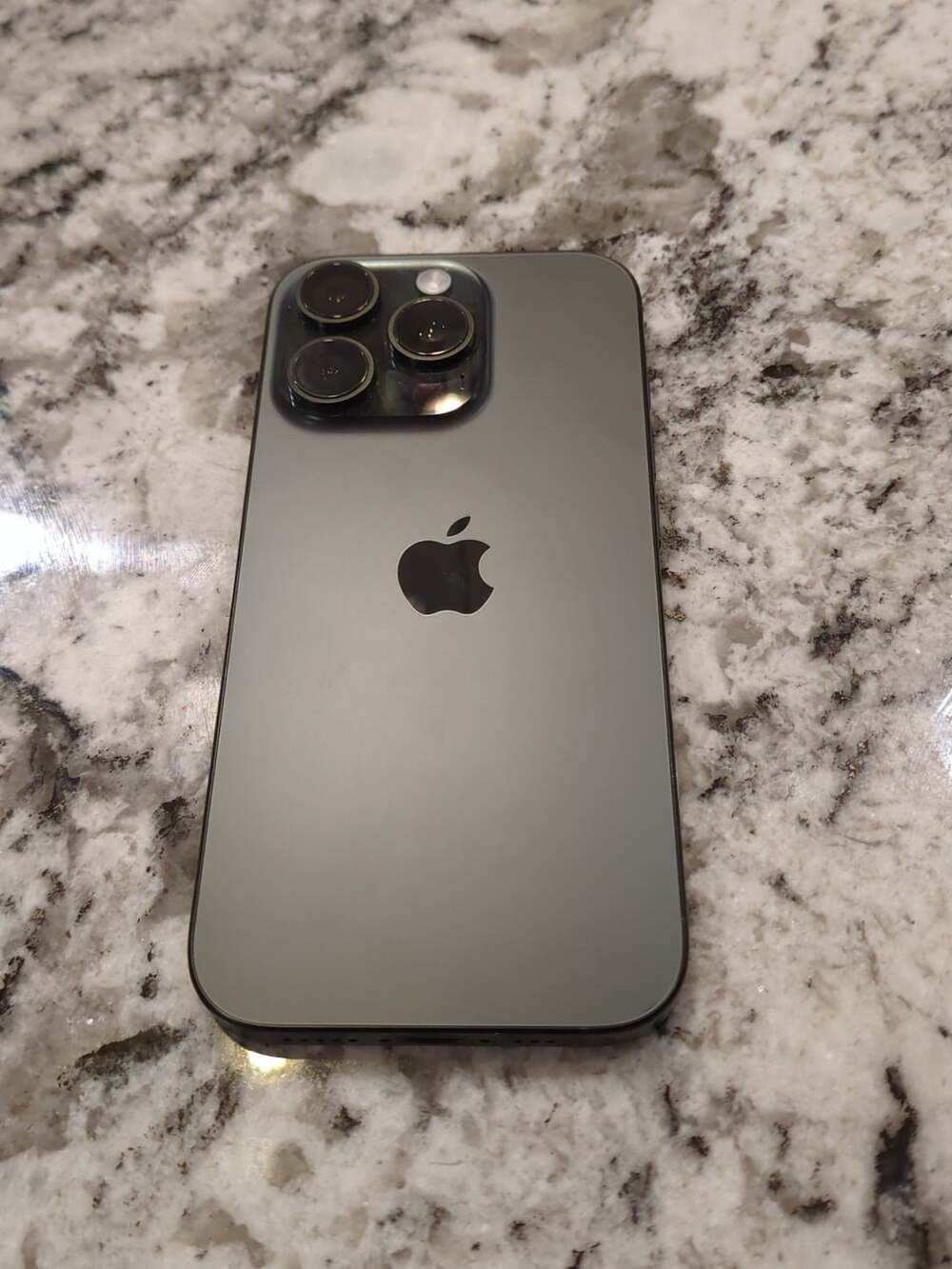 Apple iPhone 16 Pro 128GB Black Titanium SIM Locked Tmobile